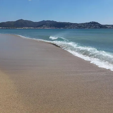 A 500 M, Maison De Gamme Avec Amarre Privee, Acces En 5 Min Sans Pont, Jacuzzi إمبوريابرافا